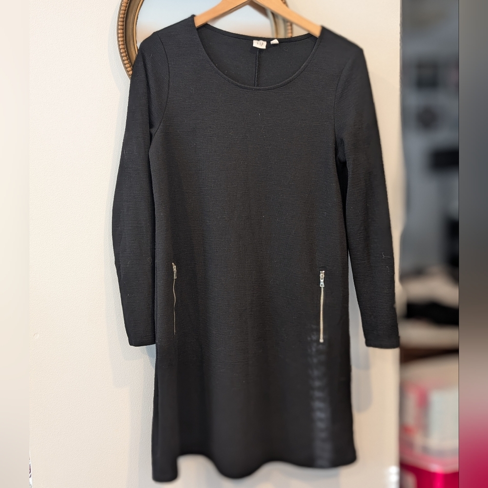 GAP long sleeve a line dress w zip pockets